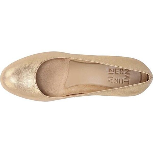 naturalizer gold pumps