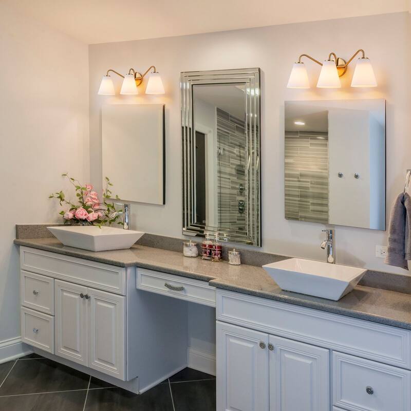 3-Light Bathroom Vanity Light with Frosted Glass