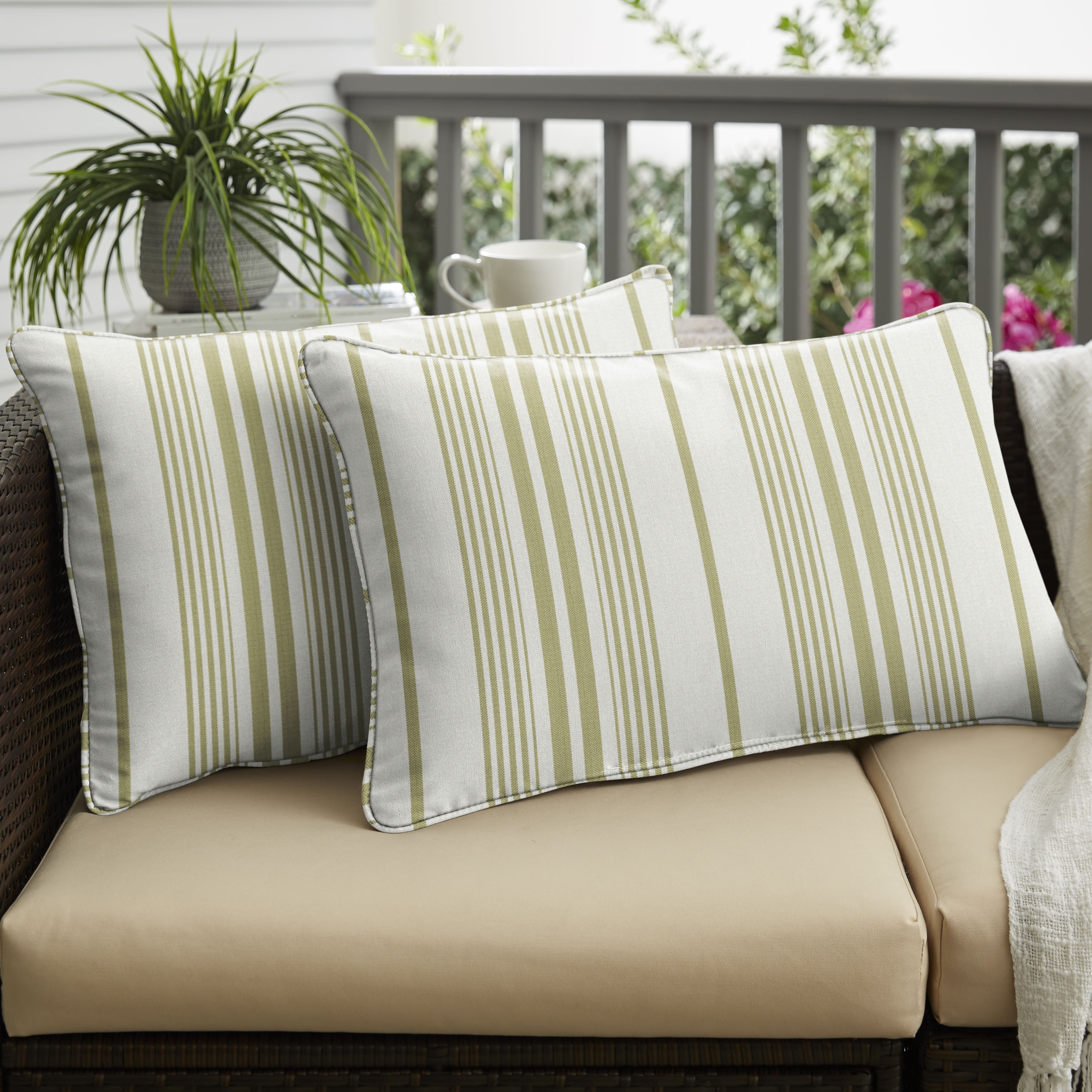 Sorra Home Outdura Wellfleet Indoor/Outdoor Corded Lumbar - Picture 9 of 13
