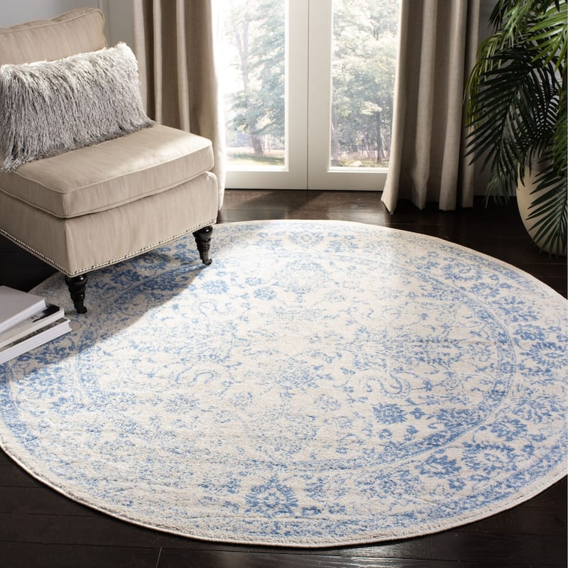 SAFAVIEH Adirondack Dakota Rustic Shabby Chic Distressed Rug - 4' x 4' Round - Ivory/Light Blue