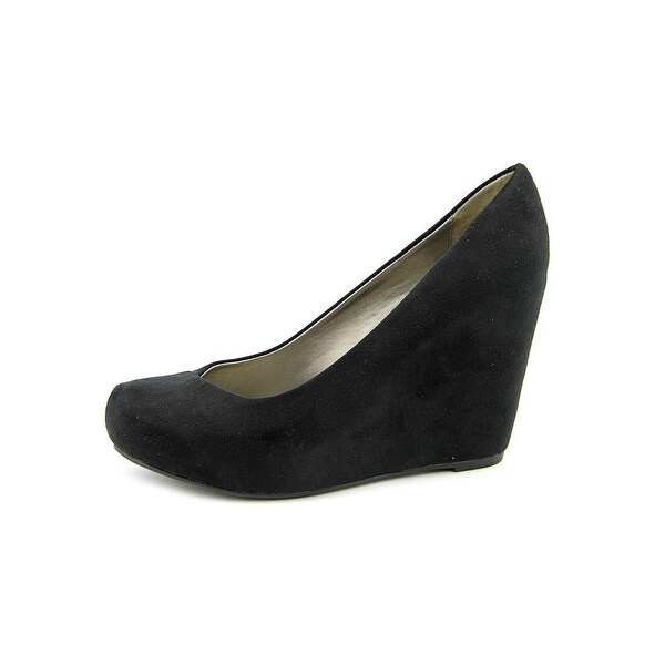 fergalicious black wedges