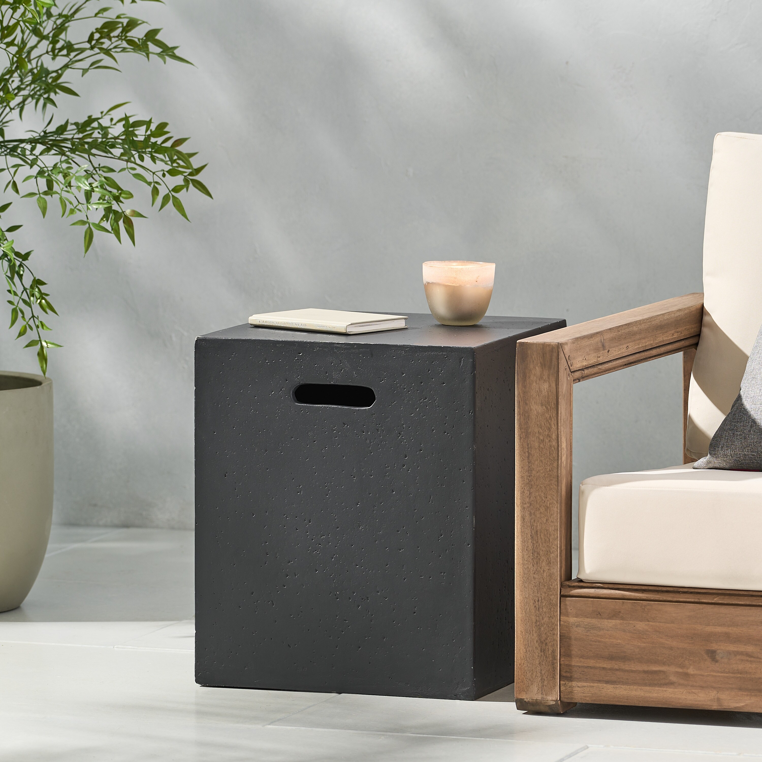 Fire Table Aidan Outdoor 50,000 BTU Lightweight Concrete Circular