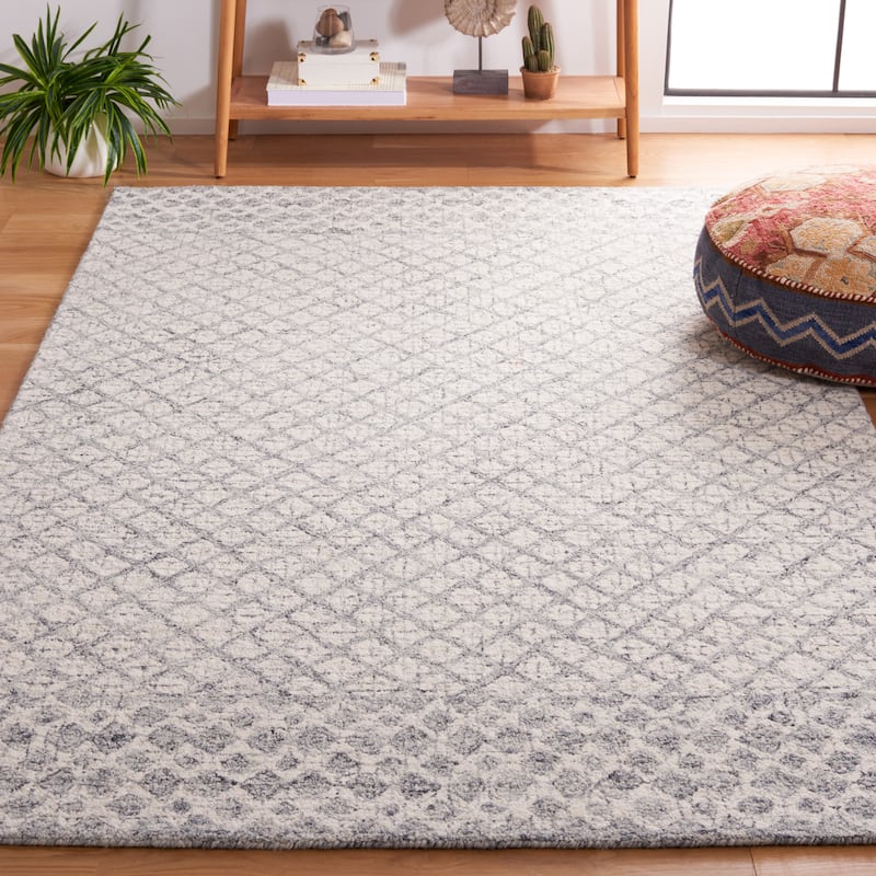 SAFAVIEH Handmade Abstract Suhad Modern Wool Rug - 5' x 8' - Grey/Ivory
