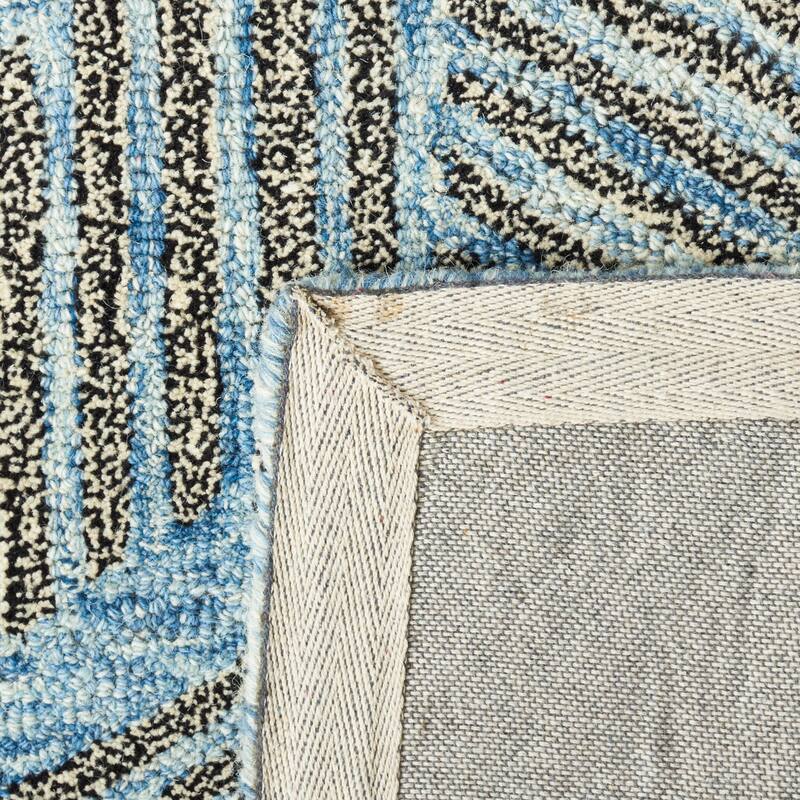 SAFAVIEH Handmade Metro Maysam Chevron Wool Rug