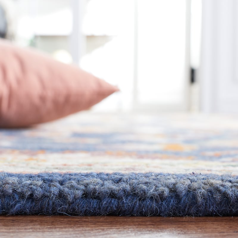 SAFAVIEH Handmade Aspen Nagore Boho Wool Rug
