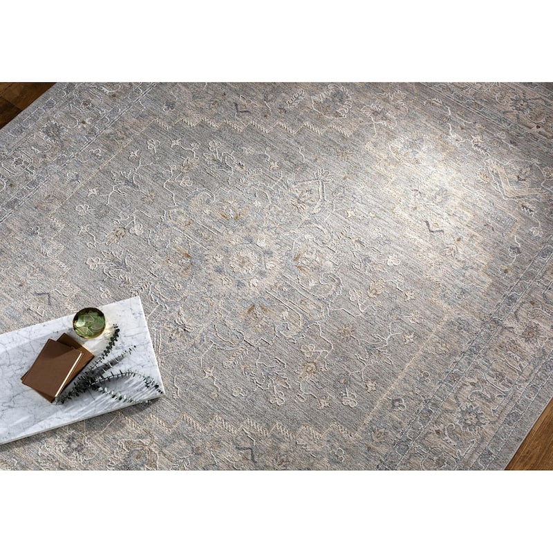 Betty Classic Medallion Area Rug