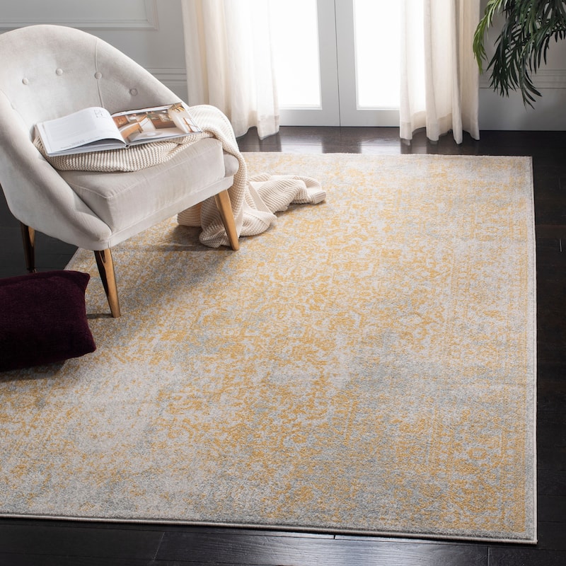 SAFAVIEH Evoke Quinn Vintage Distressed Rug