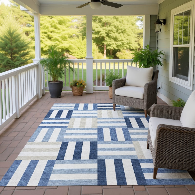 Machine Washable Indoor/ Outdoor Modern Hatch Chantille Rug
