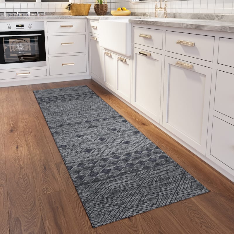 Indoor/ Outdoor Addison Yuma Geometric Southwest Washable Rug - 2'3" x 7'6" - Gray