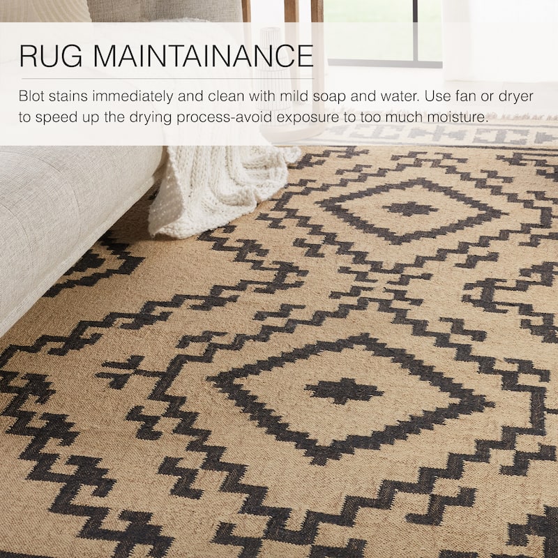 Effia Handmade Tribal Beige/ Black Area Rug