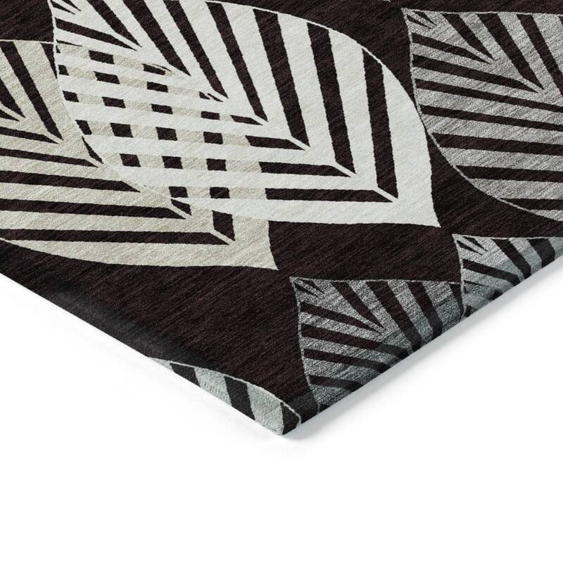 Machine Washable Indoor/ Outdoor Chantille Casual Palm Rug