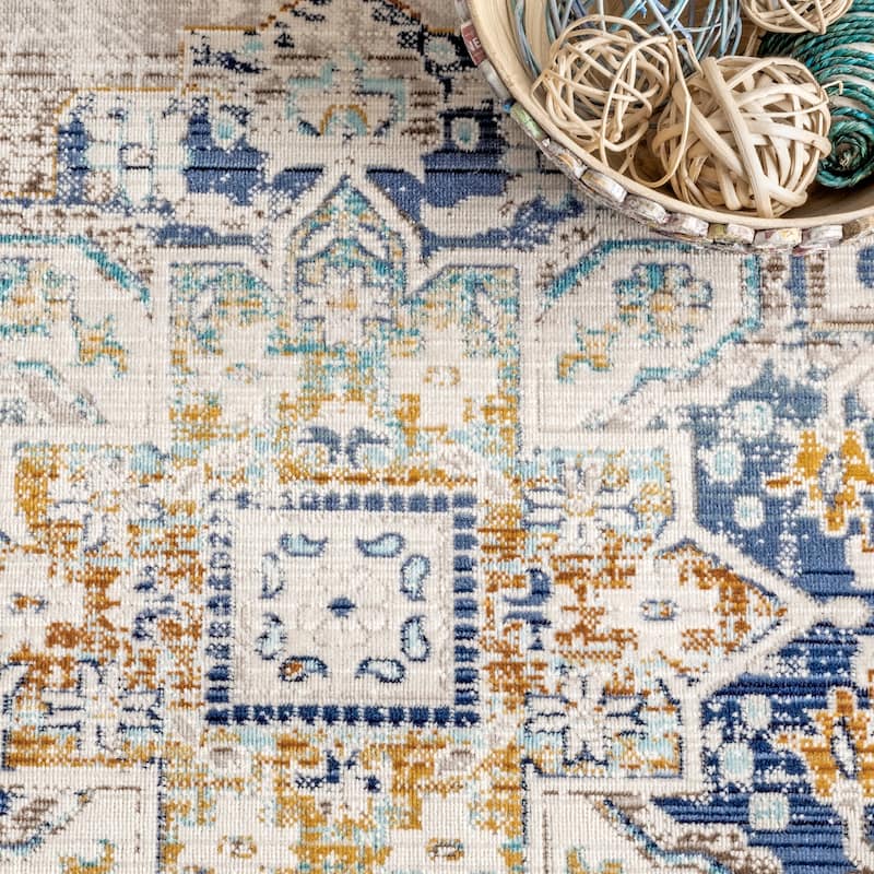 Nuloom Ainsley Distressed Medallion Area Rug