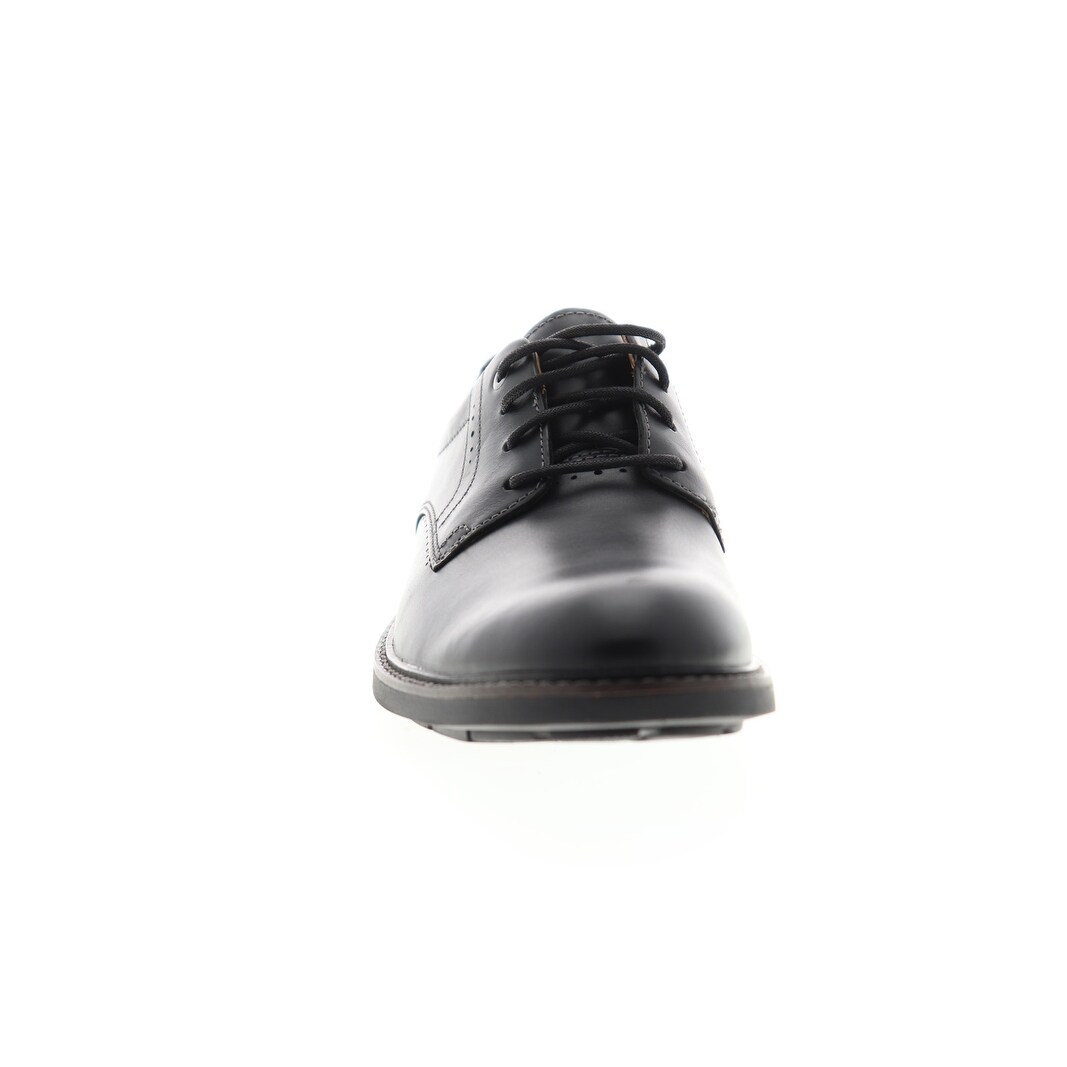 clarks unelott plain black