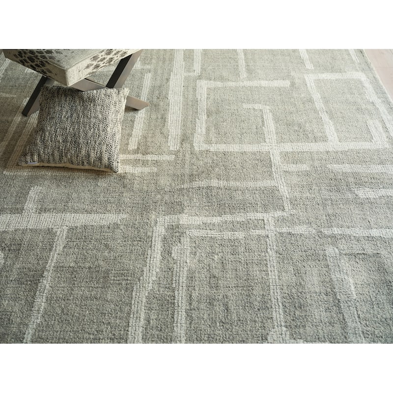 Breckenridge Handmade Hand Tufted New Zealand Wool Gray/Ivory Area Rug.