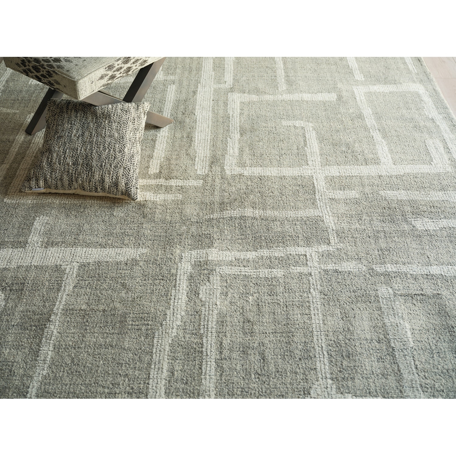 Breckenridge Handmade Hand Tufted New Zealand Wool Gray/Ivory Area Rug.
