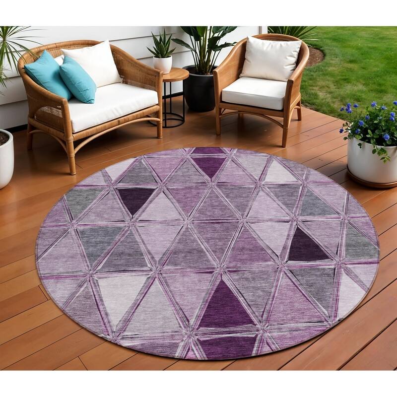HomeRoots Geometric Transitional Rectangle Outdoor Rug - 8' Round