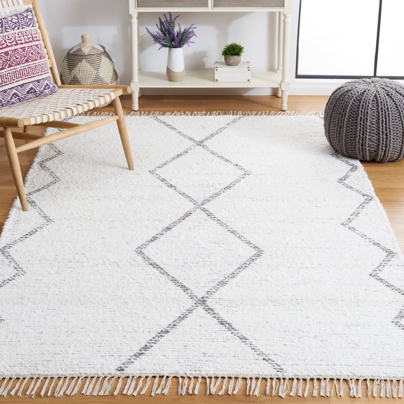 SAFAVIEH Handmade Casablanca Evlampia Boho Cotton Fringe Rug - 8' x 10' - Ivory/Grey
