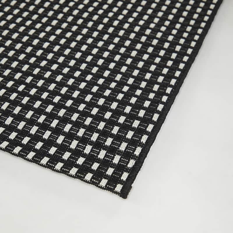 Eduarda Checkered Indoor/Outdoor Area Rug