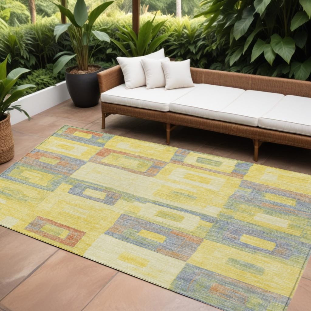 HomeRoots Geometric Transitional Rectangle Outdoor Rug