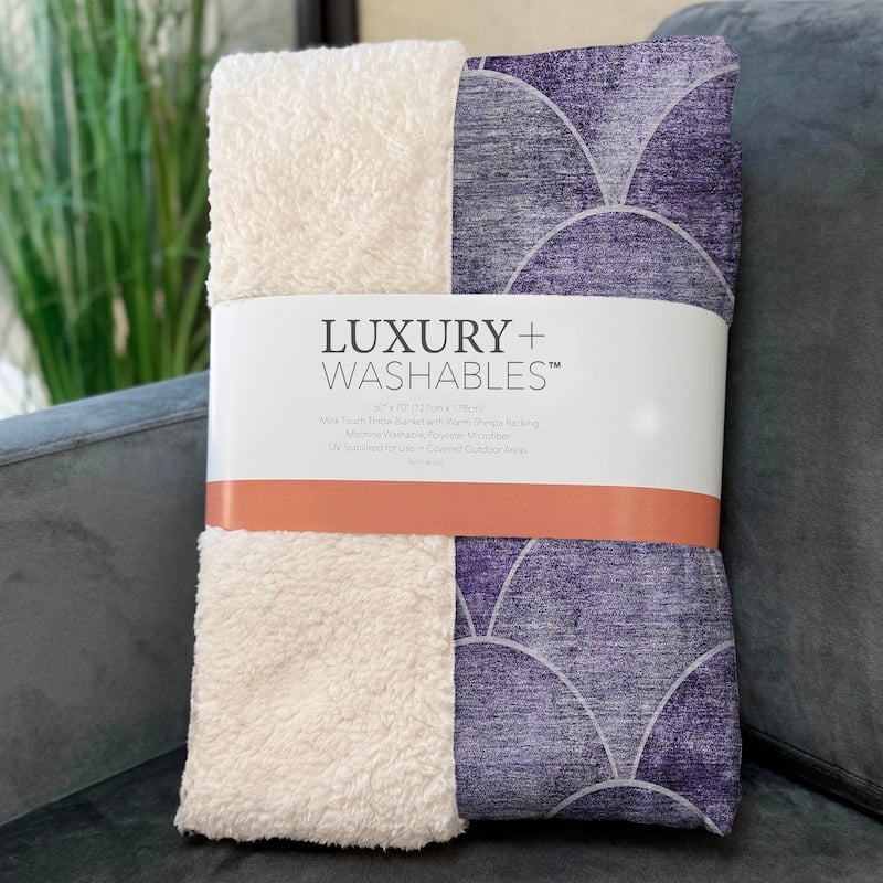 Premium Machine Washable Modern Arches Sherpa Throw Blanket