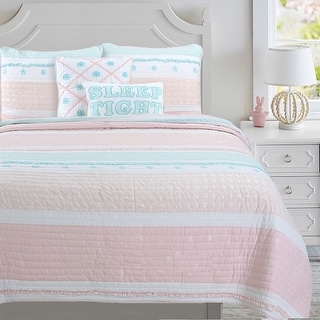 light pink quilt