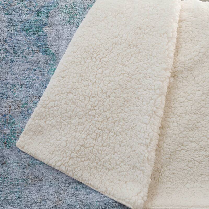 Premium Machine Washable Vintage Medallion Sherpa Throw Blanket