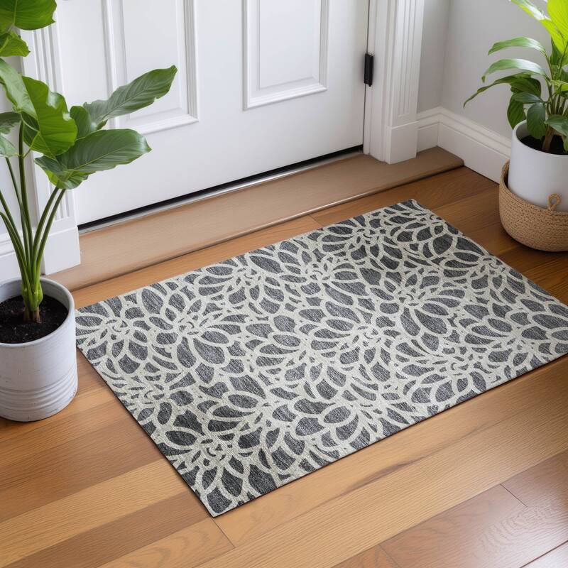 Machine Washable Indoor/ Outdoor Floral Craze Chantille Rug