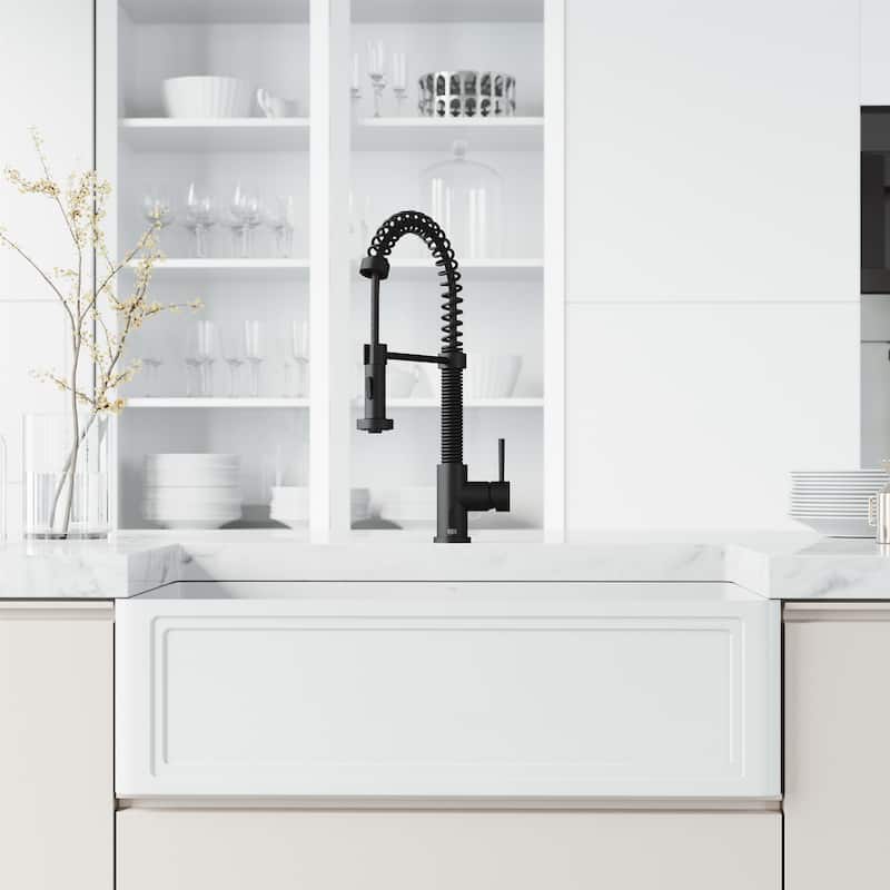 VIGO Edison 19" H Single Handle Pull-Down Sprayer Kitchen Faucet Set with Touchless Sensor