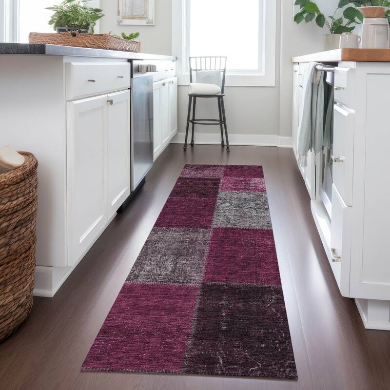 Machine Washable Indoor/ Outdoor Chantille Vintage Oriental Rug - Merlot - 2'3" x 7'6"