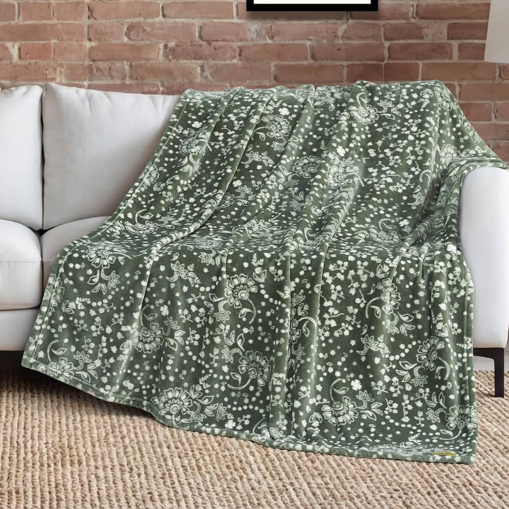 Lucky Brand Lucky Clovers Plush Throw Blankets