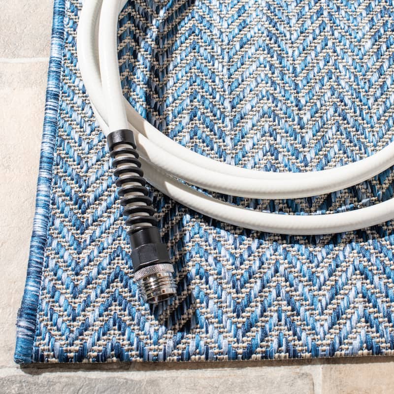 SAFAVIEH Courtyard Carolann Indoor/ Outdoor Waterproof Patio Backyard Rug