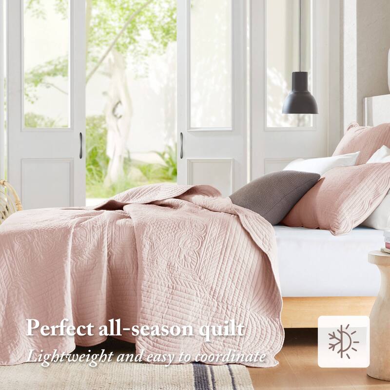 Madison Park Marino 3 Piece Reversible Scalloped Edge Quilt Set