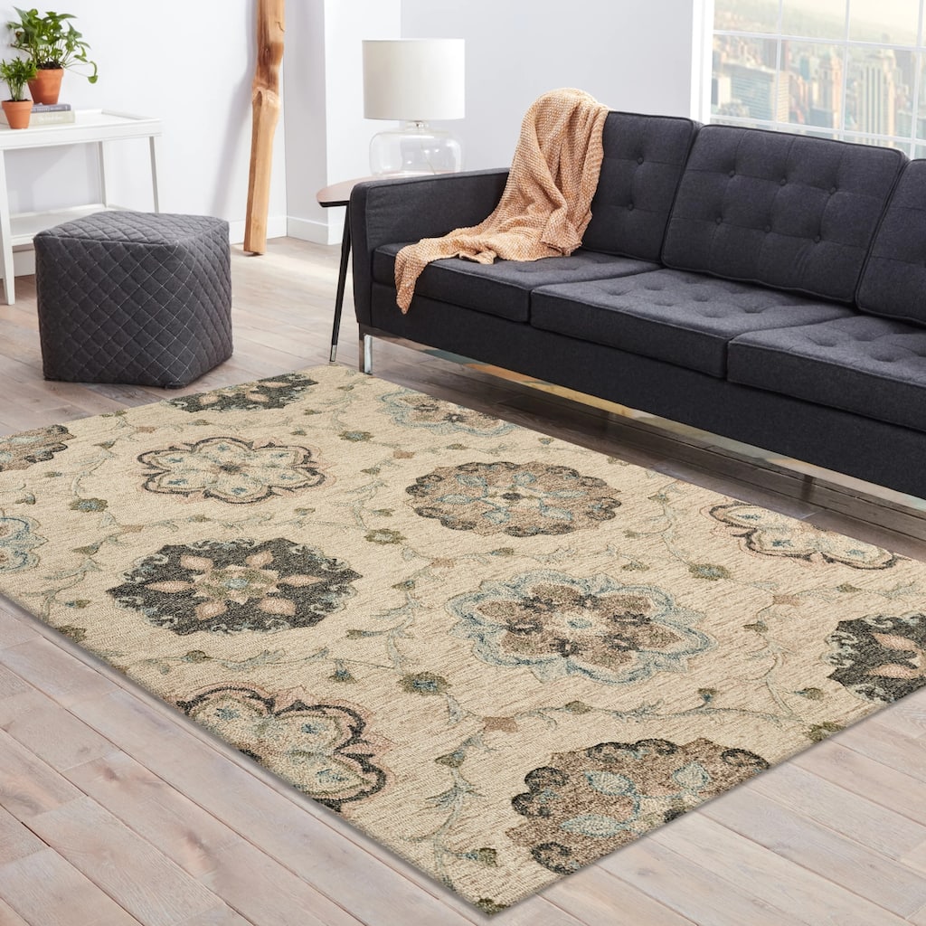 Sevita Delicate Traditional Floral Area Rug