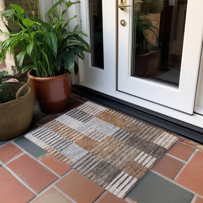 Machine Washable Indoor/ Outdoor Chantille Contemporary Stripes Rug