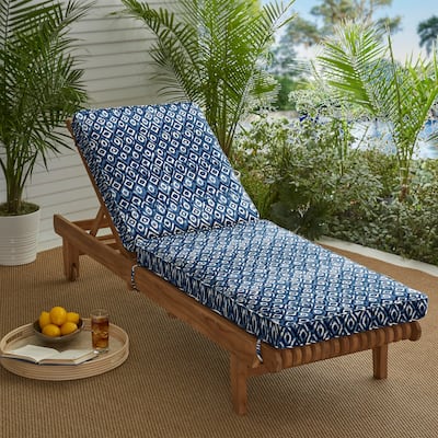 Graphic Indigo and Navy Indoor/Outdoor Hinged Cushion