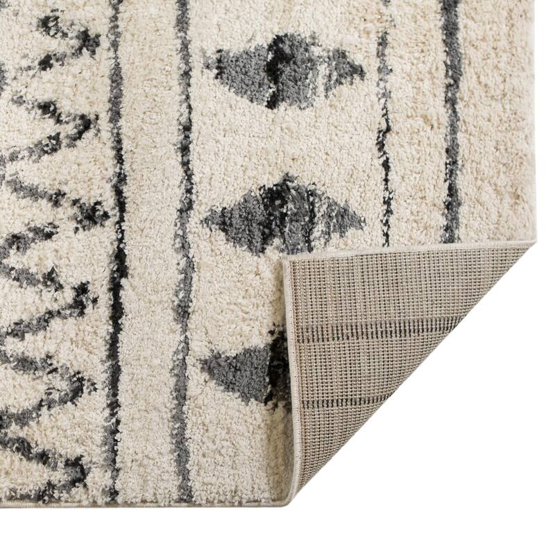 Aspen Clara Southwestern Geometric Shag Area Rug