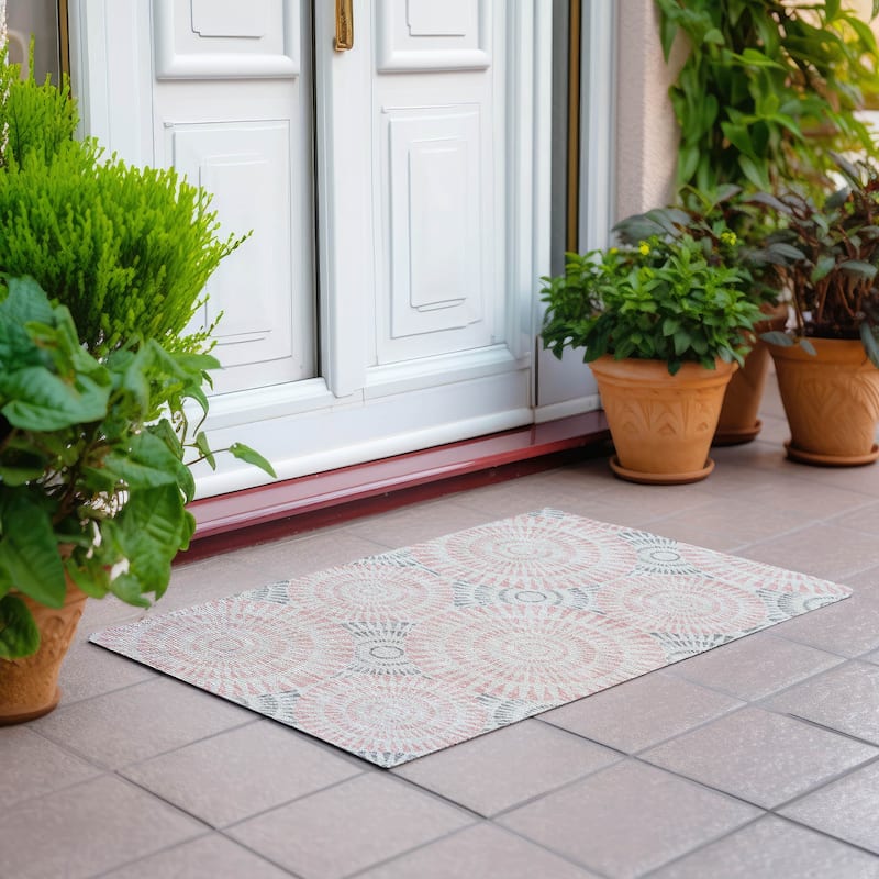 Machine Washable Indoor/ Outdoor Chantille Modern Burst Rug - Pink - 1'8" x 2'6"