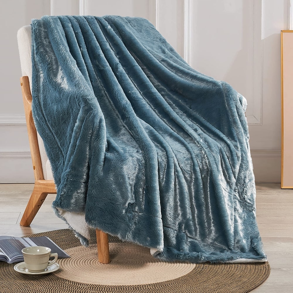 Home Soft Things HST Fauxfur Throw Super Soft Cozy Blankets