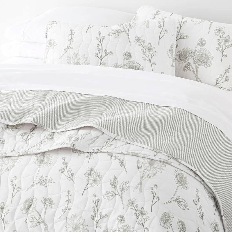 Becky Cameron All Season 3 Piece Floral Reversible Quilt Set - Light Gray - Twin