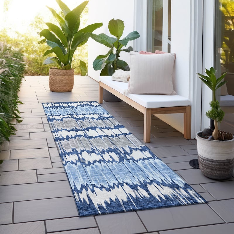 Machine Washable Indoor/ Outdoor Chantille Contemporary Ombre Rug - Navy - 2'3" x 7'6"