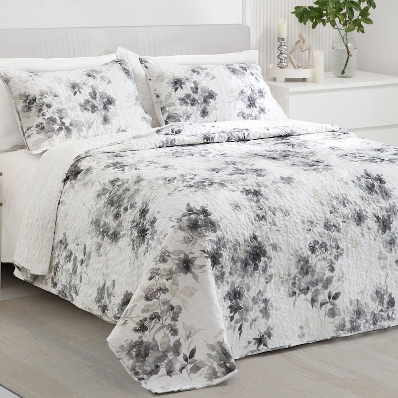 Wonderful Sophia Lightweight Floral Quilt Set