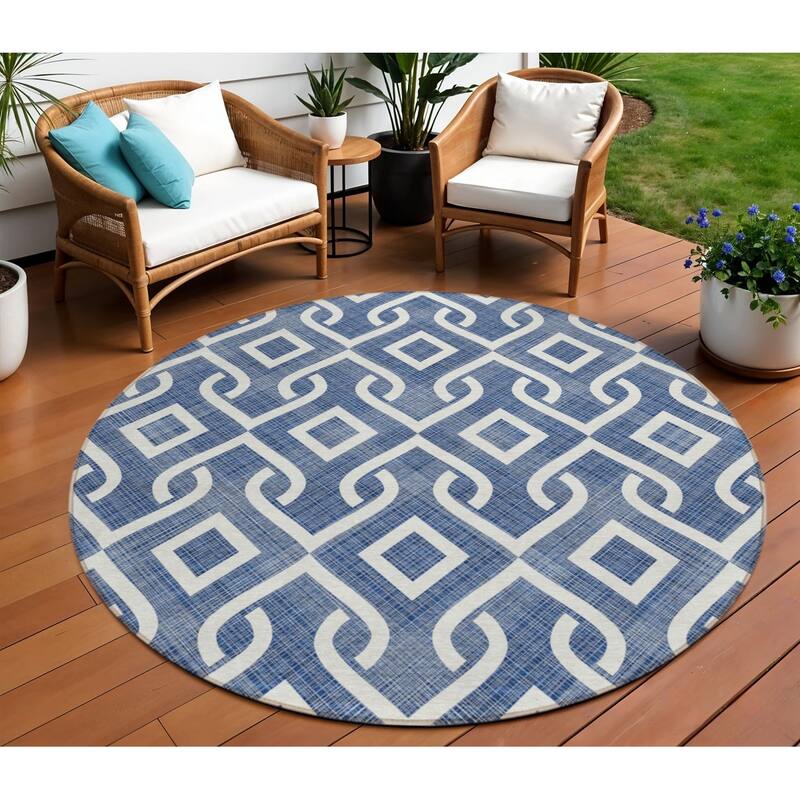 HomeRoots Geometric Transitional Rectangle Outdoor Rug - 8' Round