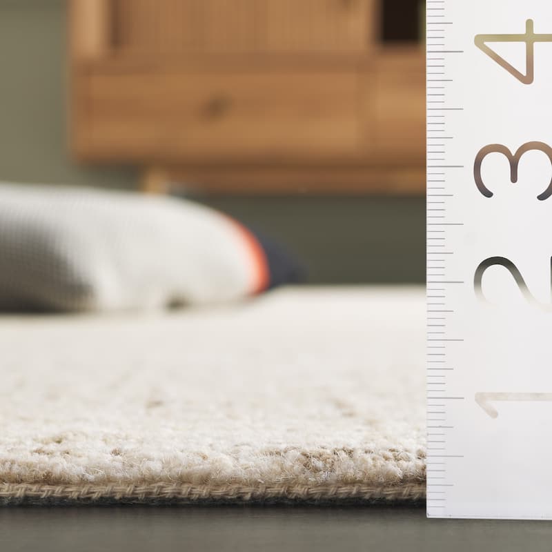 SAFAVIEH Handmade Pine Rezzan Modern Wool Rug