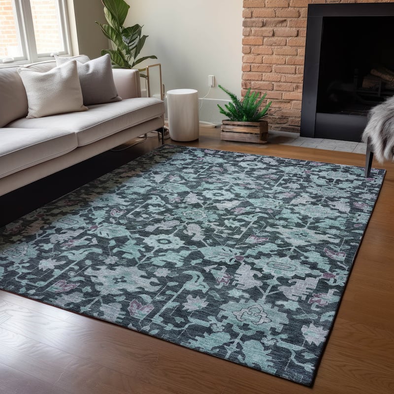 Machine Washable Indoor/ Outdoor Casual Traditional Chantille Rug