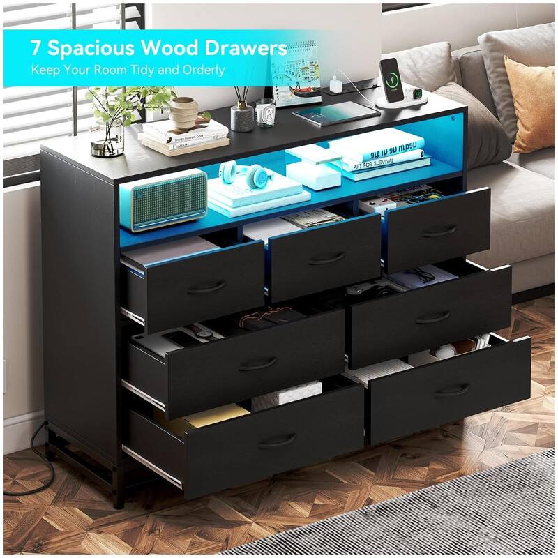 Modern White 7-Drawer Dresser