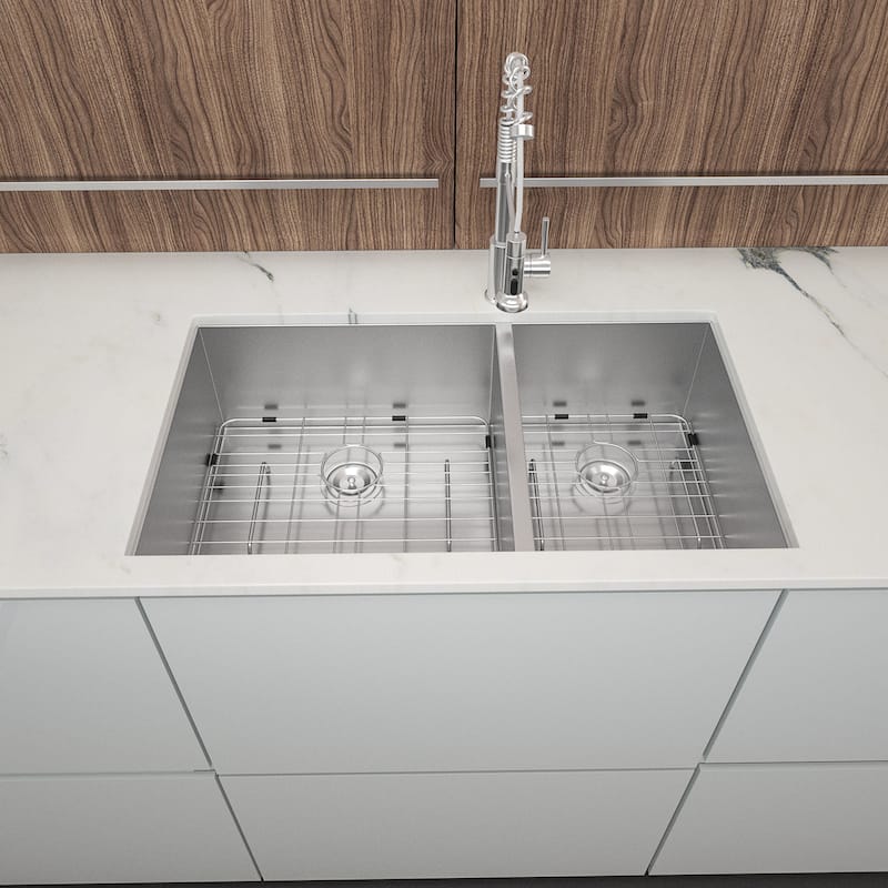 33 Inch Undermount Sink Deep Double Bowl 60/40 18 Gauge Stainless Steel Kitchen Sink - 33*19*9 inch