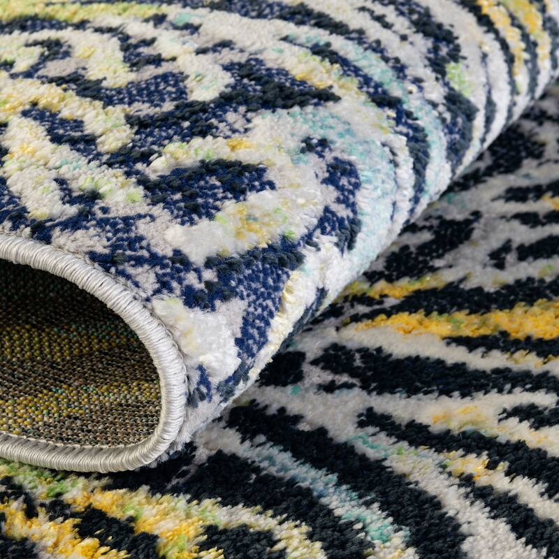 Country & Floral Pledouis Collection Area Rug