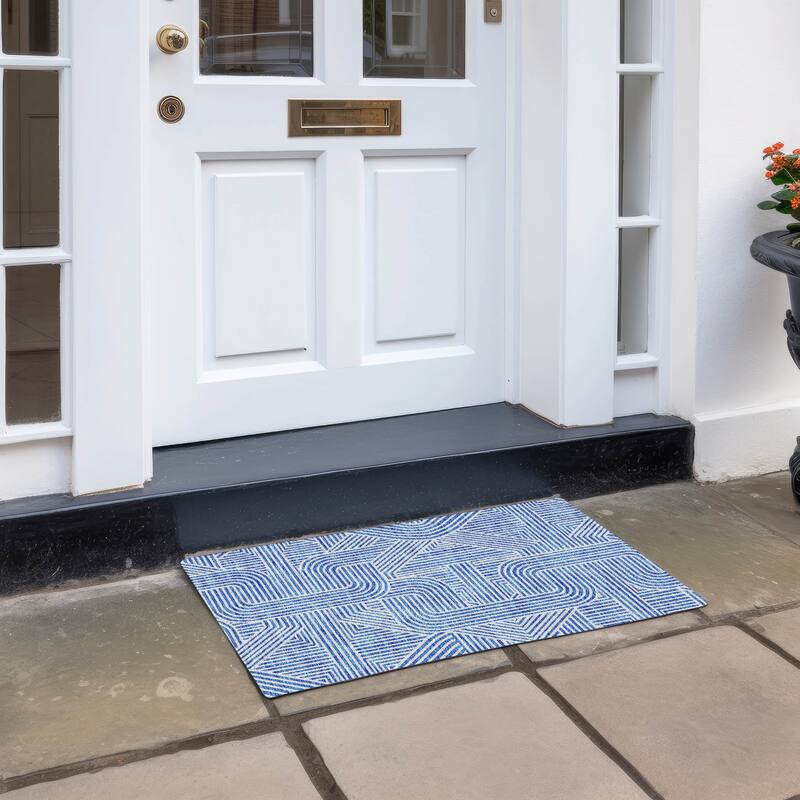 Machine Washable Indoor/ Outdoor Chantille Contemporary Geo Rug - Blue - 1'8" x 2'6"