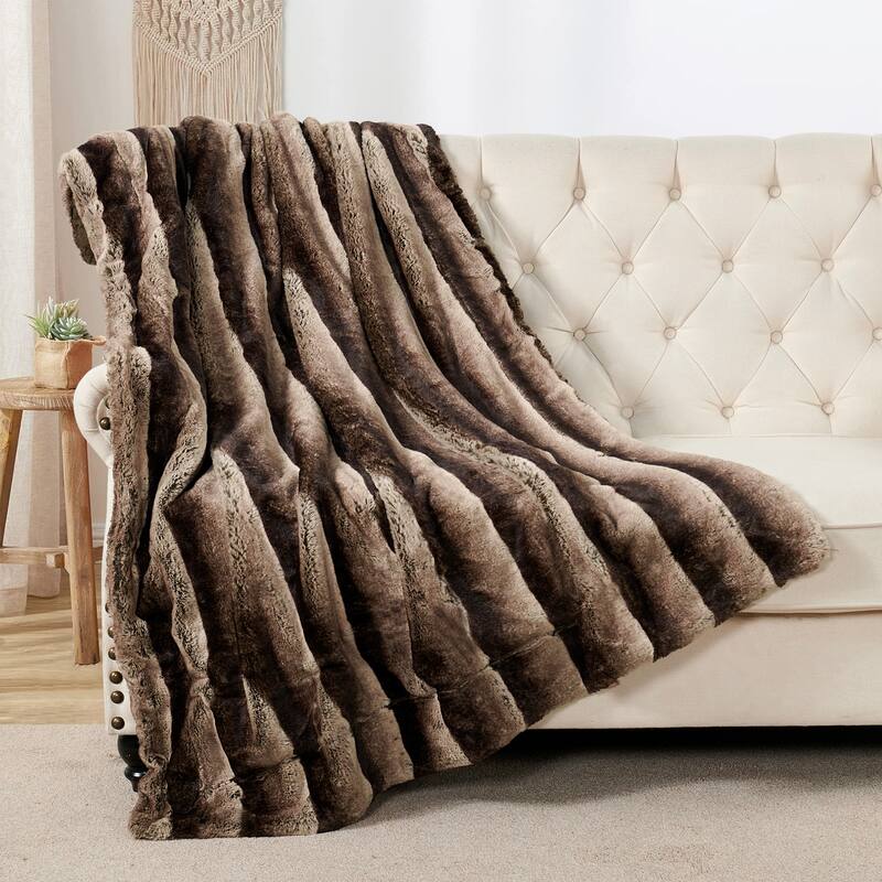 Tip Printing Light Fauxfur Throw - 50" x 60" - Meru Stripe Carafe