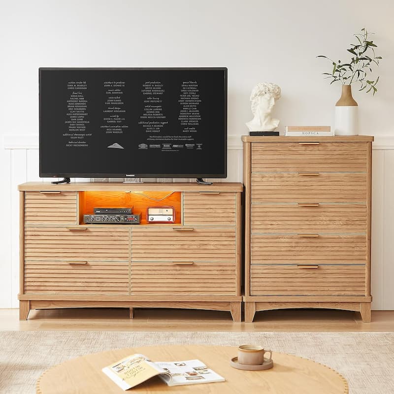 Wooden Drawers Dresser with Charging Station Dresser for Bedroom Chest of Drawers